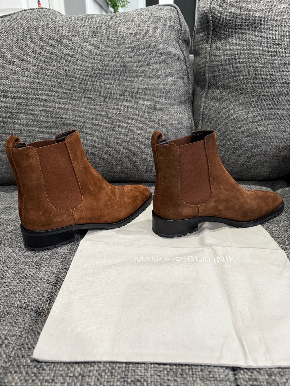 Manolo Blahnik women's Brown Suede Boots. Read description. - Picture 2 of 11